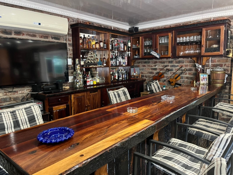 6 Bedroom Property for Sale in Bainsvlei Free State